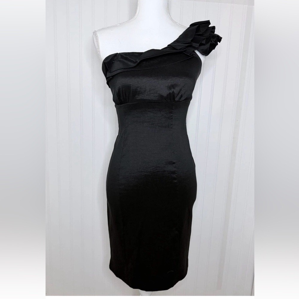 Snap Cocktail Dress Women Size 9 Black Excellent One Shoulder Ruffle Bodycon LBD